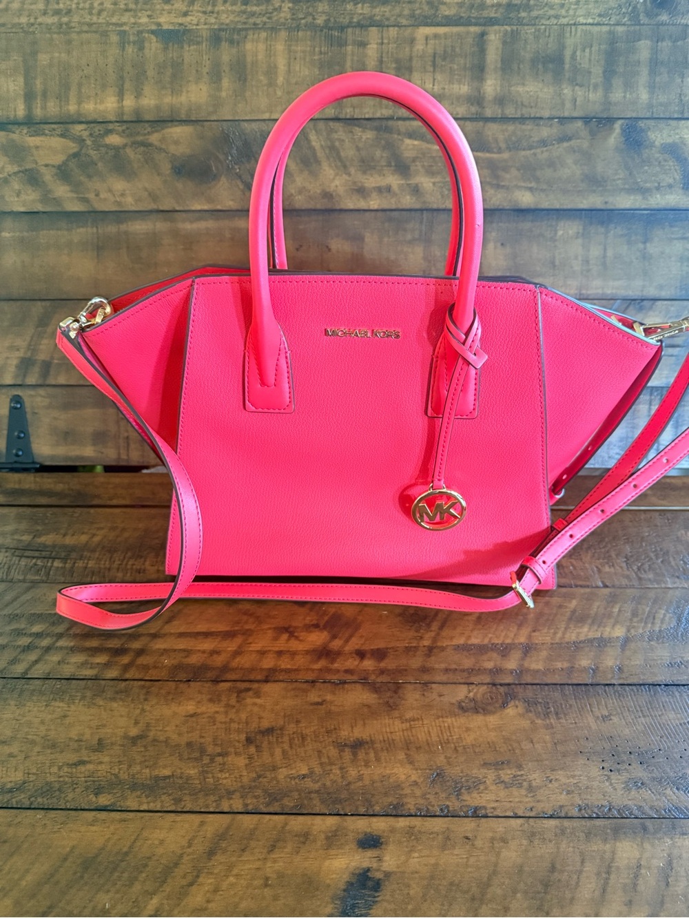NWOT Michael Kors Coral Leather Satchel with Gold Charm - Picture 3 of 8